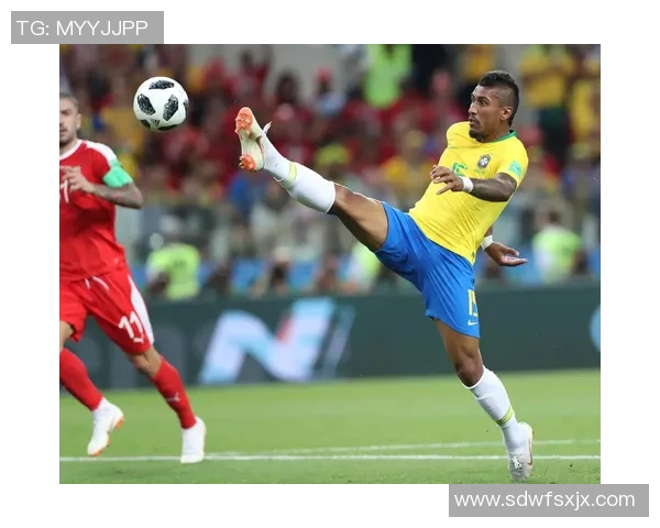 足球巨星意外重伤赛场瞬间定格全场震惊引发球迷热议